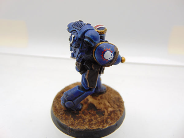 Primaris Lieutenant Calsius