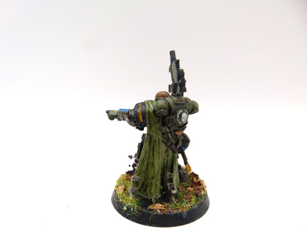 Primaris Captain in Phobos Armour
