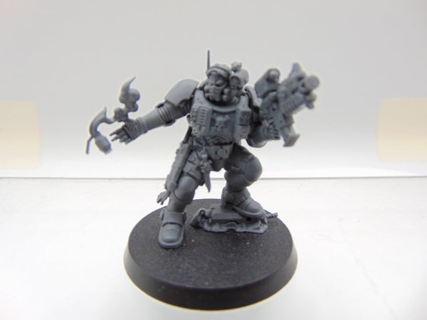 Primaris Lieutenant in Reiver Armour