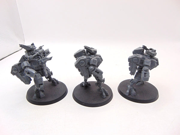 Looted Crisis Battlesuits