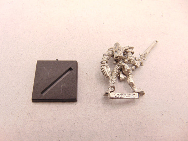 Champion of Slaanesh with Sword and Crab like Claw