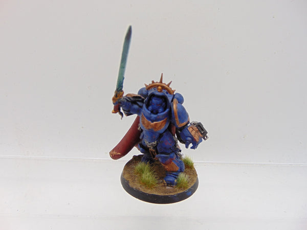 Primaris Captain in Gravis Armour