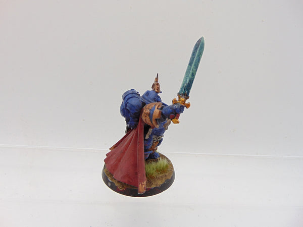 Primaris Captain in Gravis Armour