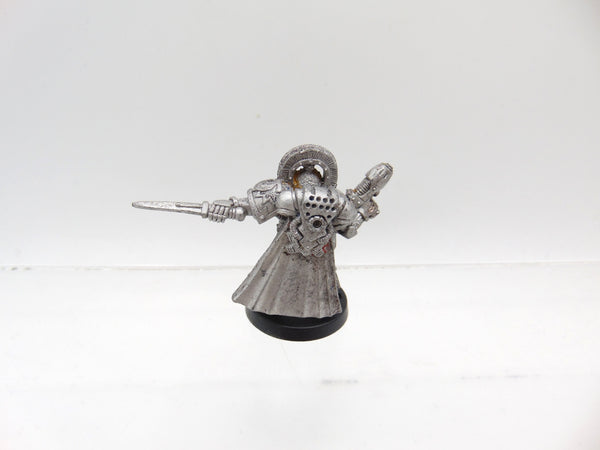 Ultramarine Captain in Artificer Armour