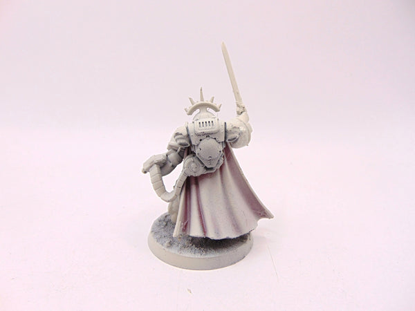Primaris Captain in Gravis Armour