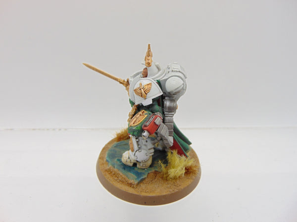 Primaris Captain in Gravis Armour