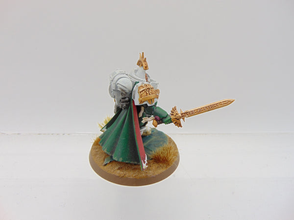 Primaris Captain in Gravis Armour