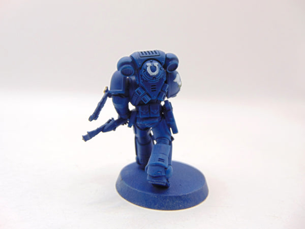 Primaris Lieutenant Calsius