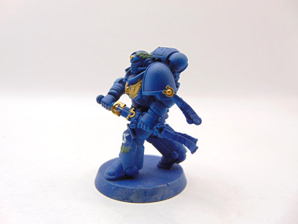 Primaris Lieutenant Calsius