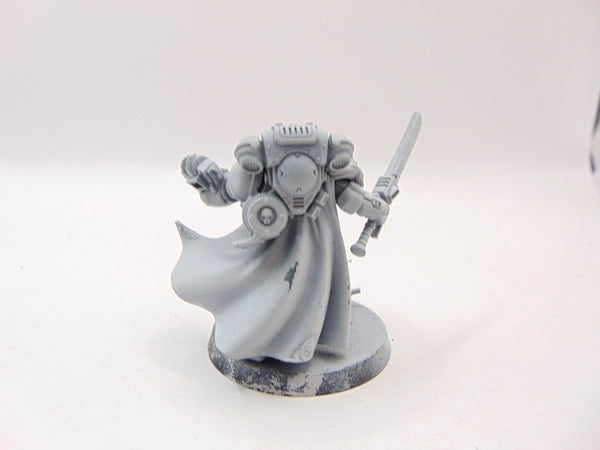 Primaris Captain in Gravis Armour