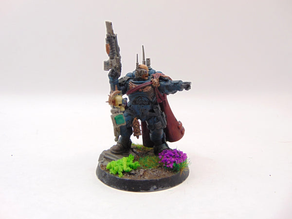 Primaris Captain in Phobos Armour