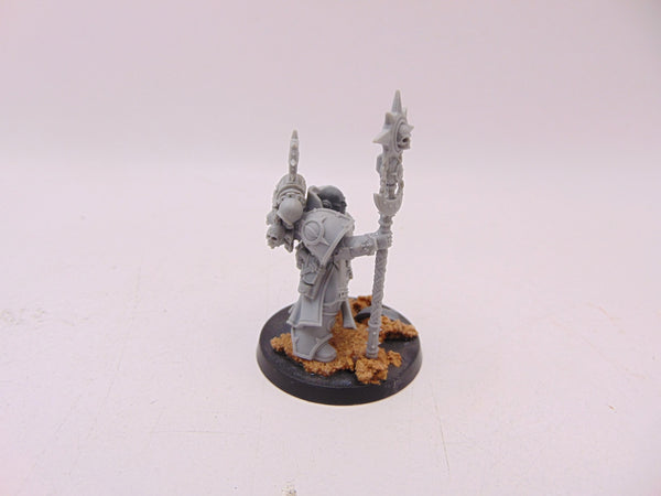 Dark Emissary Consul