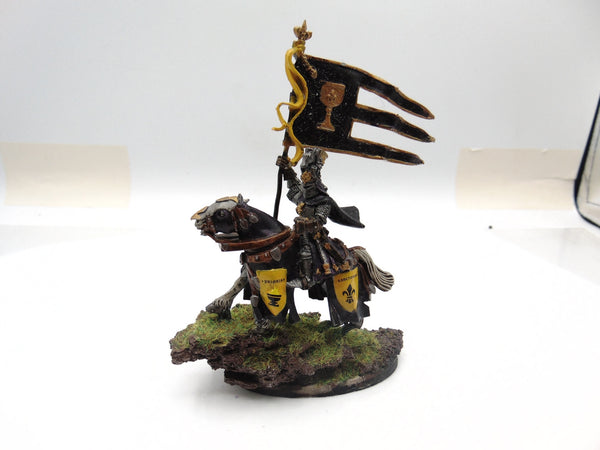 Paladin / Army Standard Bearer