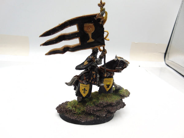 Paladin / Army Standard Bearer