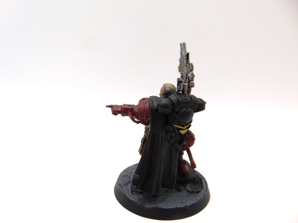 Primaris Captain in Phobos Armour