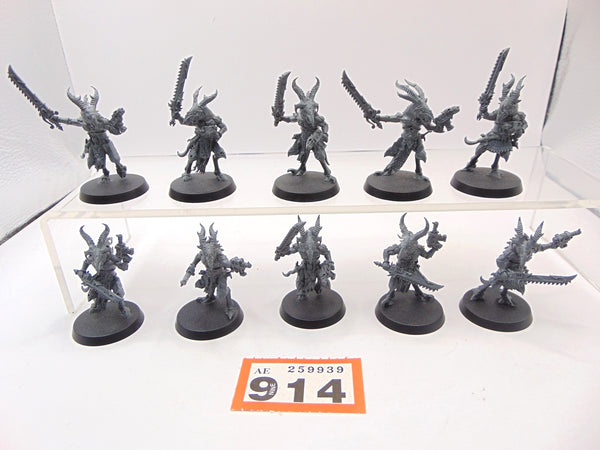 Tzaangor with Chainswords