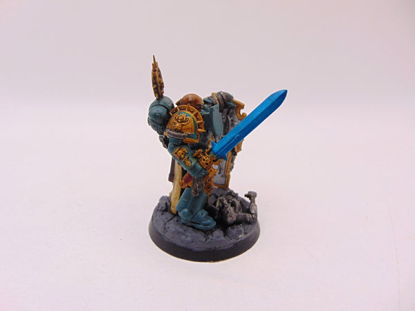 Primaris Captain with Relic Shield