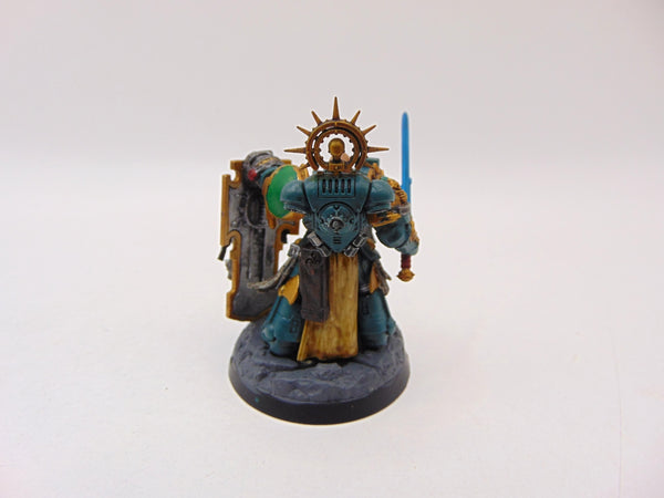 Primaris Captain with Relic Shield