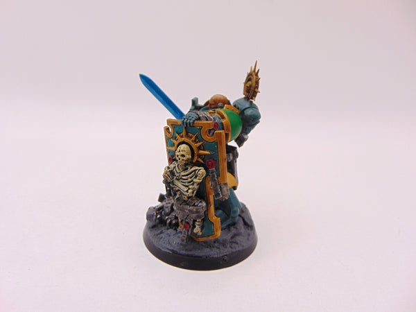 Primaris Captain with Relic Shield