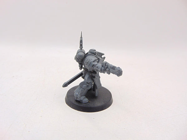 Primaris Lieutenant with Storm Shield