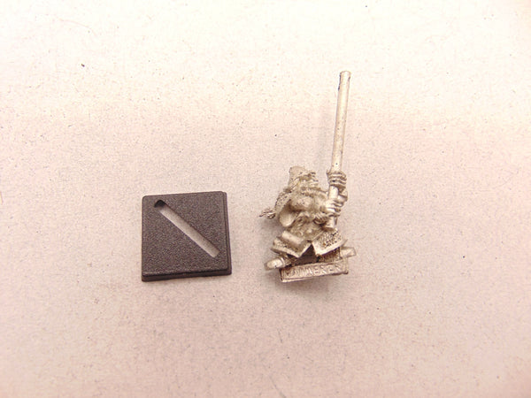 Dwarf Hammerer Standard