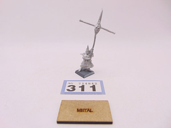 Dark Elf Standard Bearer