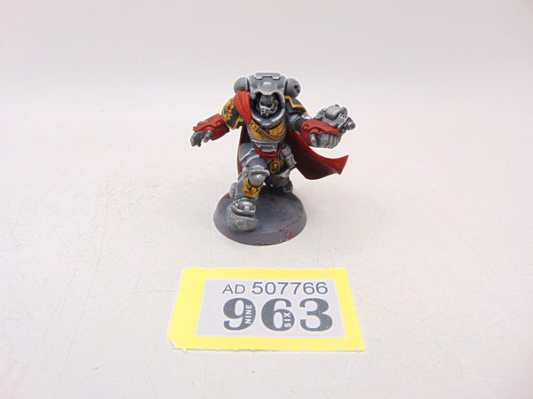 Primaris Captain in Gravis Armour