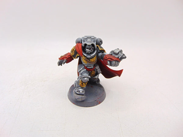 Primaris Captain in Gravis Armour