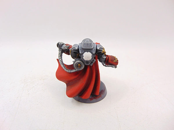 Primaris Captain in Gravis Armour