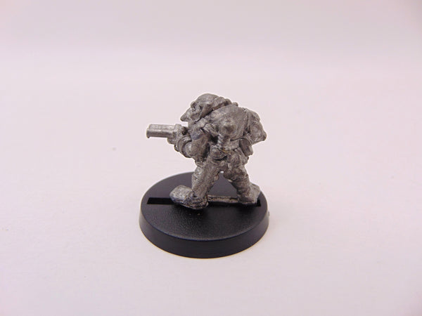 Gretchin armed with shotgun