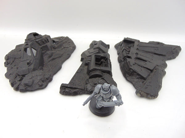 Crashed Aquila Scenery Parts