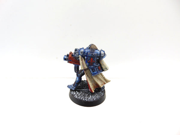 Battle Sister with Heavy Bolter