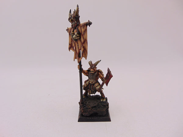 Gor Battle Standard