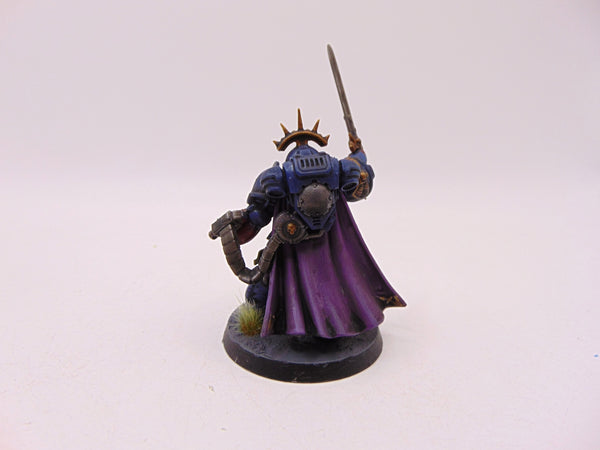Primaris Captain In Gravis Armour