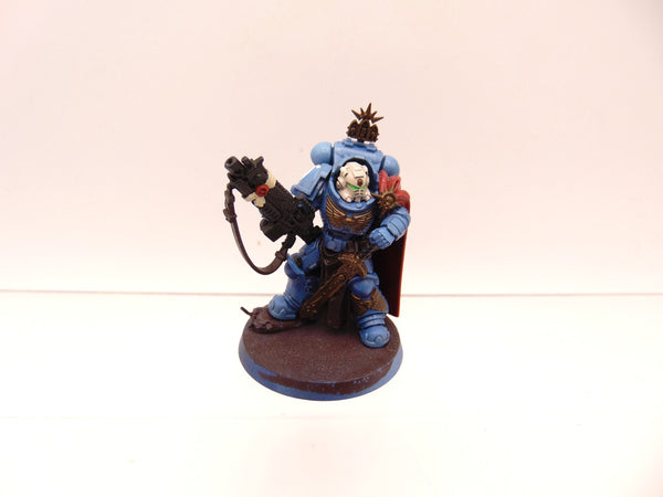 Primaris Captain in Gravis Armour
