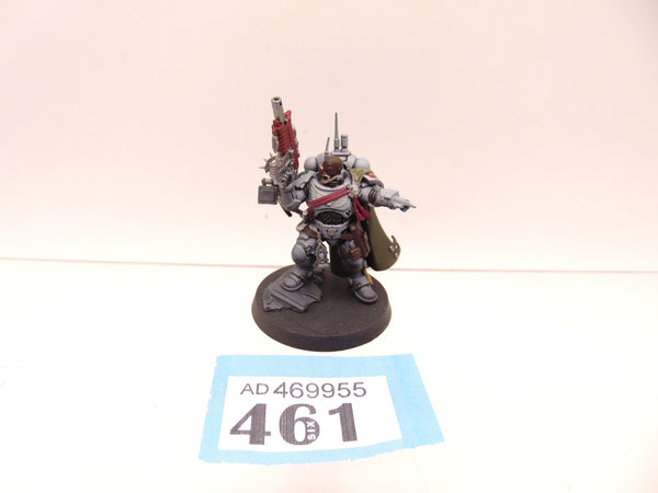 Primaris Captain in Phobos Armour