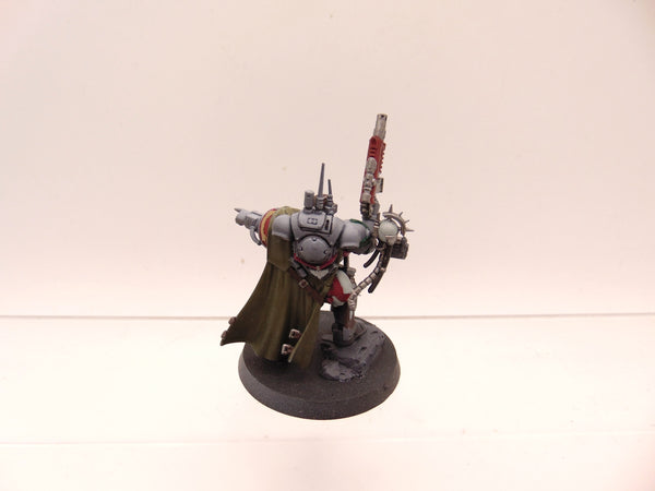 Primaris Captain in Phobos Armour