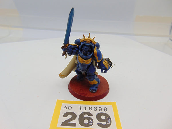 Primaris Captain in Gravis Armour