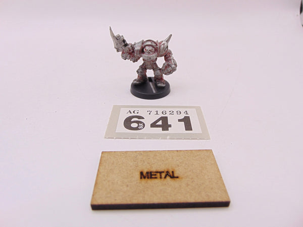 Ork in 'eavy Armour / Ork Noble