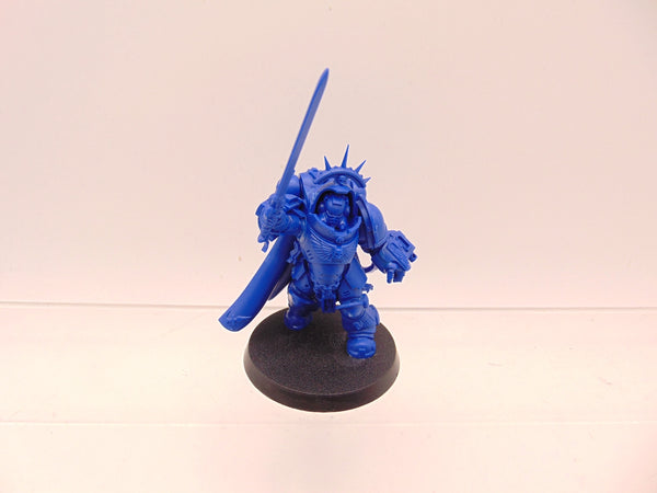 Primaris Captain in Gravis Armour