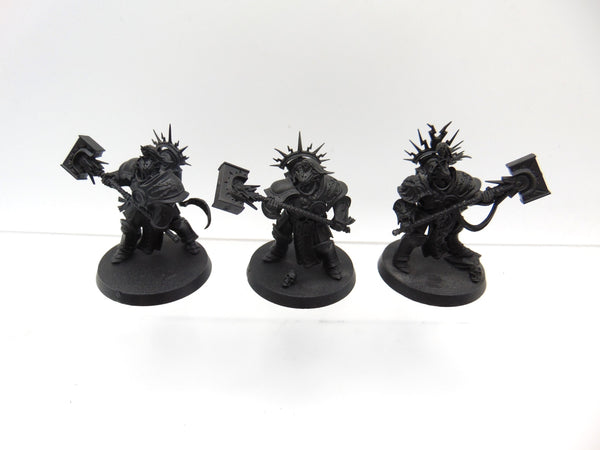 Retributors