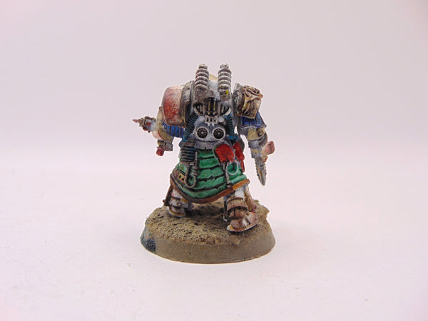 Primus Medicae in Cataphractii Terminator Armour