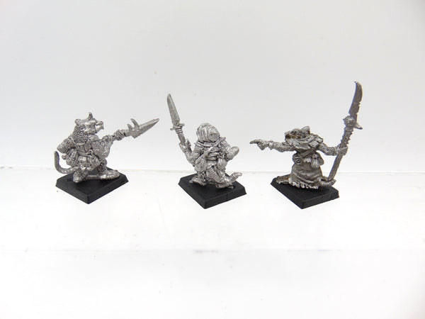 Blyte Packmaster Commander  and Clanrats with Halberd