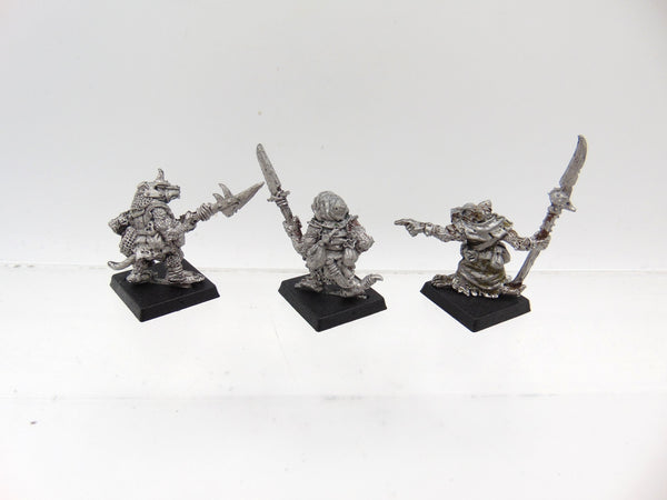 Blyte Packmaster Commander  and Clanrats with Halberd