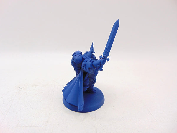 Primaris Captain in Gravis Armour