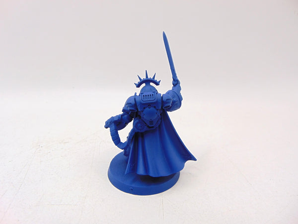 Primaris Captain in Gravis Armour