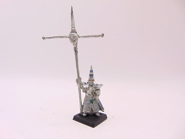 Dark Elf Standard Bearer