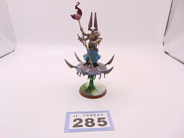 Gaunt Summoner on Disc of Tzeentch