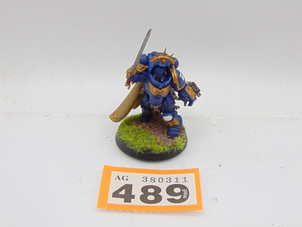 Primaris Captain in Gravis Armour