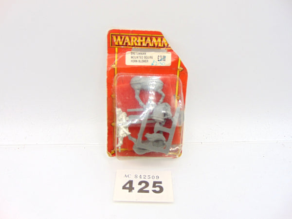 Mounted Squire Horn Blower / Musician